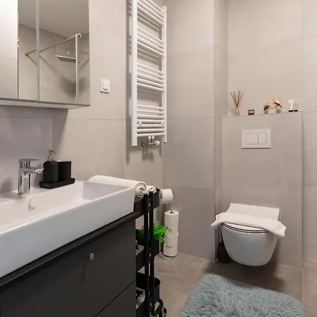 Design 2Bdr Apartment With Balcony- Free Parking Zagreb Exterior photo