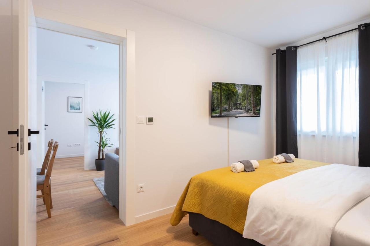 Design 2bdr With Balcony- Free Parking Apartment Zagreb