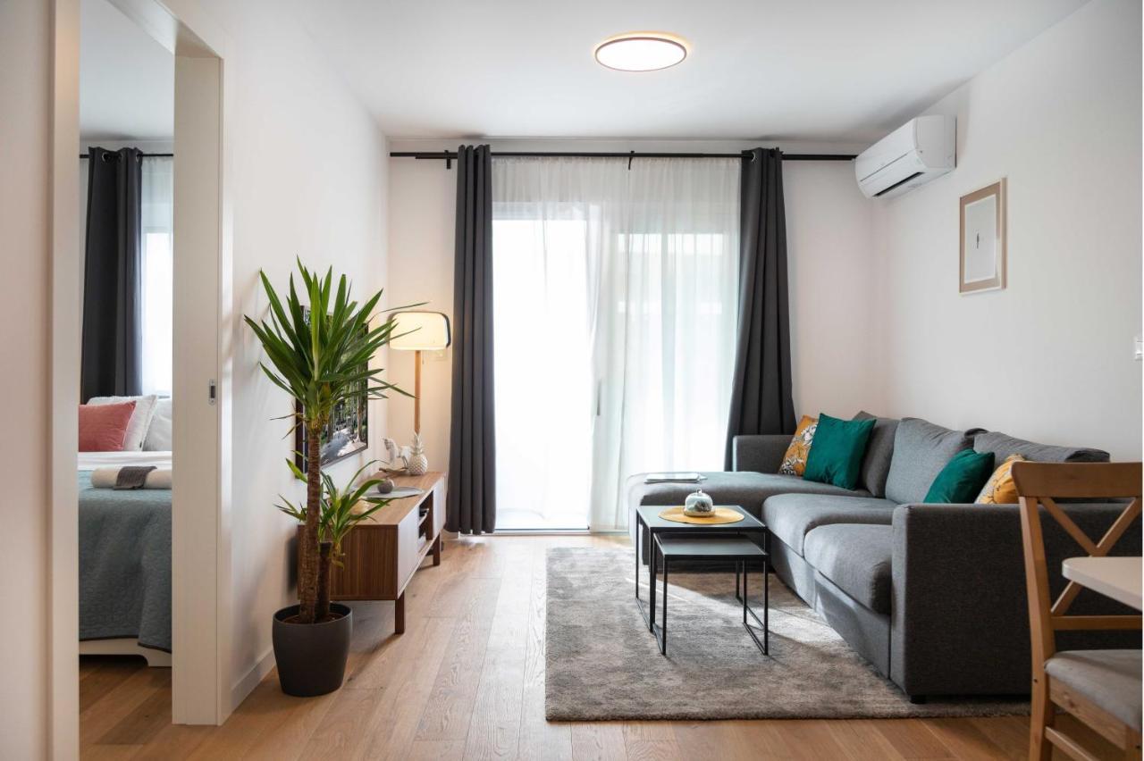 Design 2bdr With Balcony- Free Parking Zagreb