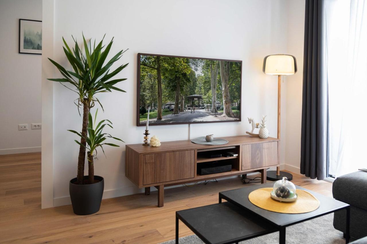 Apartment Design 2bdr With Balcony- Free Parking