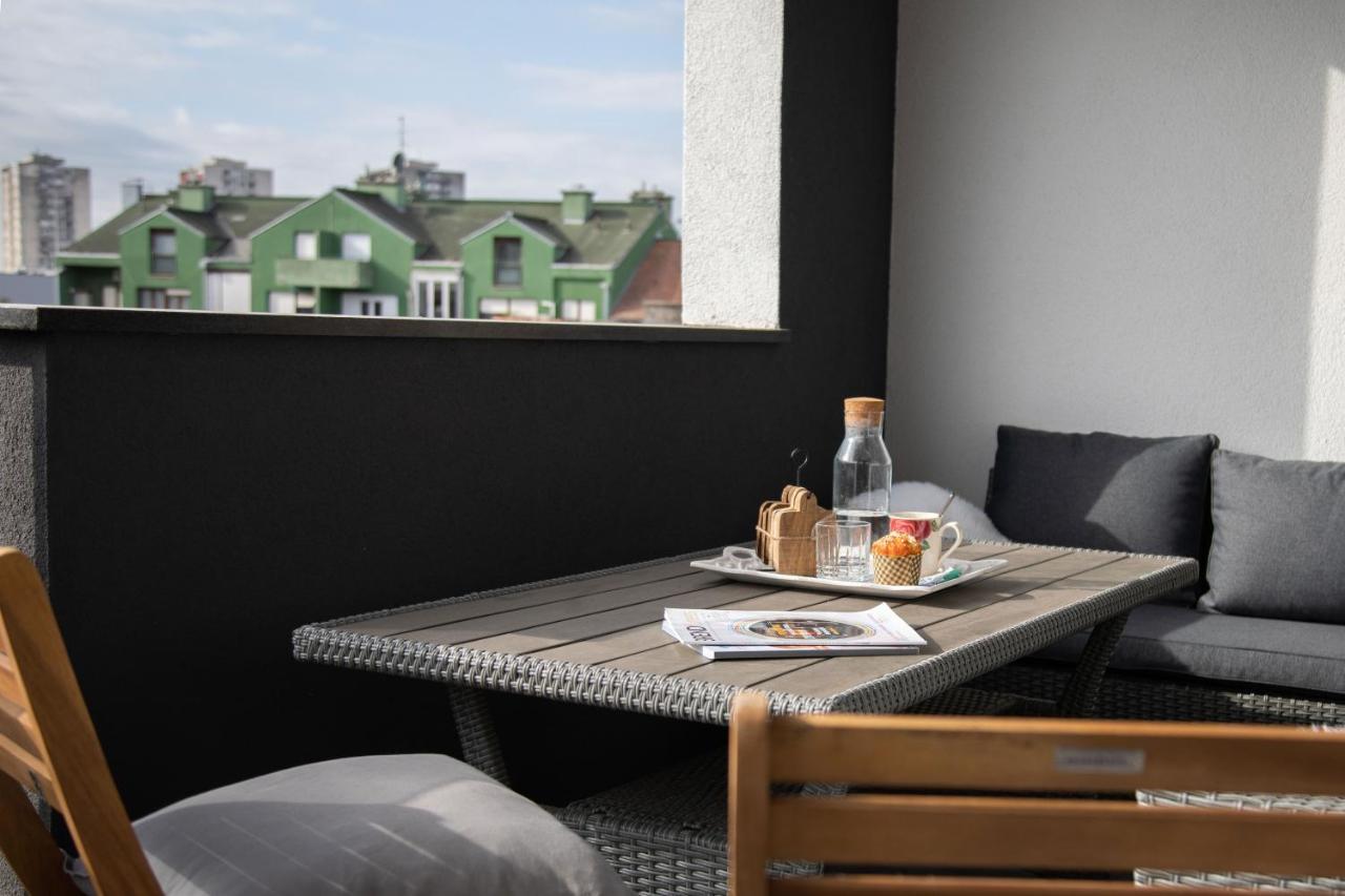 Design 2bdr With Balcony- Free Parking Zagreb